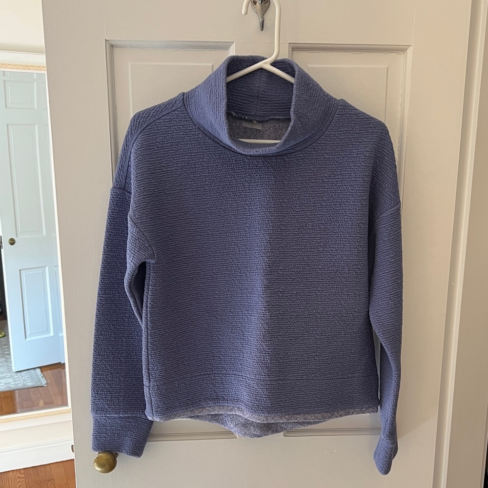 Blue/Purple Women’s Pullover Size Small